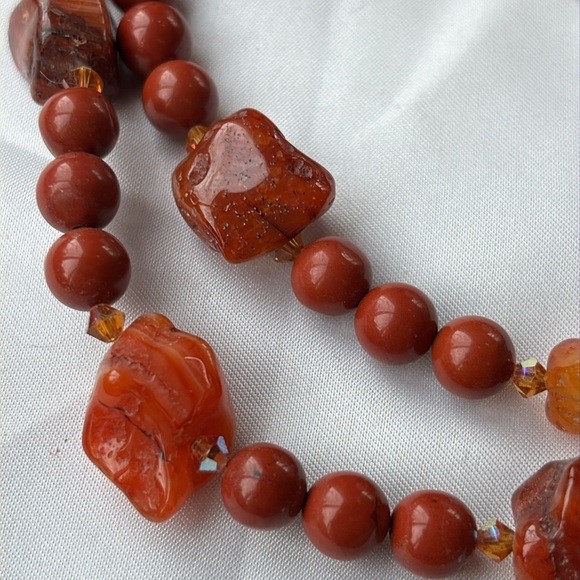 Red agate necklace. - Picture 2 of 7
